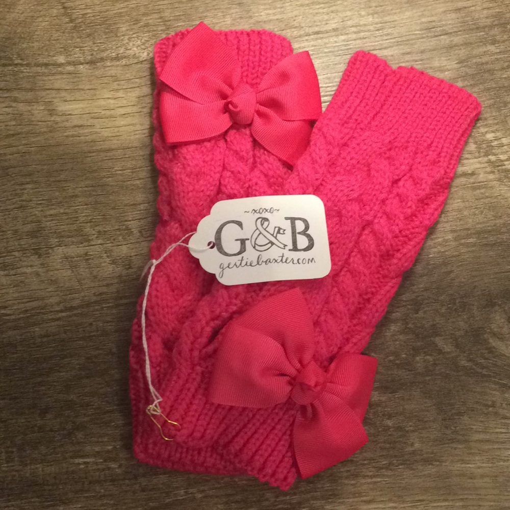 Hand knitted fingerless mittens in pink!